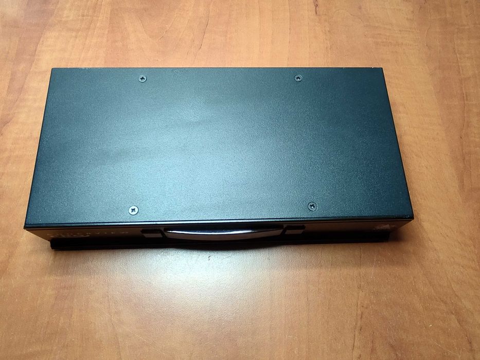 Adder ADDERView 4 PRO DisplayPort Video și comutator periferic