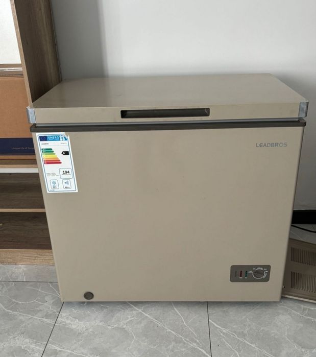 Продам морозильники 220л