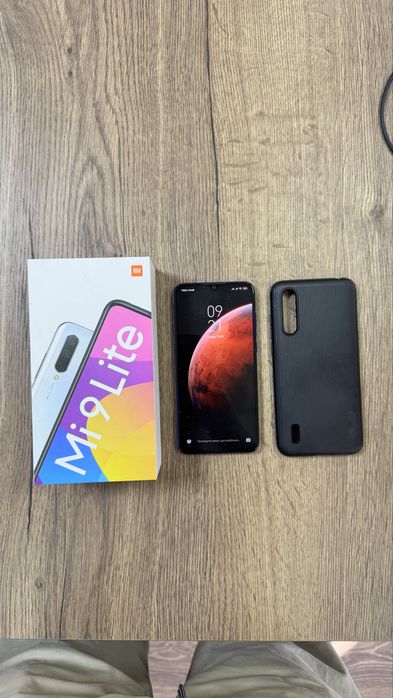 Xiaomi Mi 9 Lite 6/128GB (NFC, AMOLED)