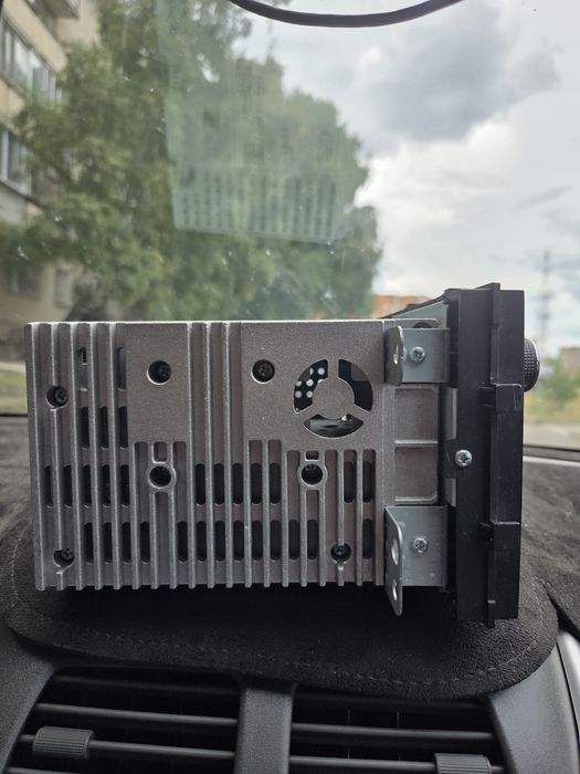 Авто магнитолу Кобольт