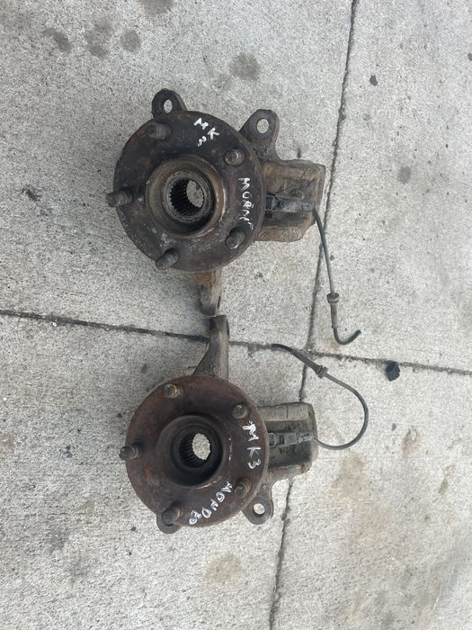 Fuzeta stanga / dreapta fata + rulment Ford Mondeo mk3