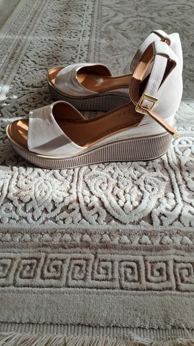 Sandale stare foarte buna