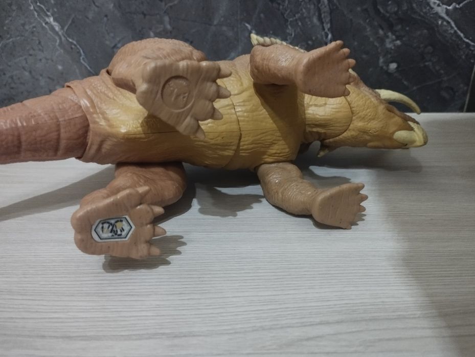 Динозавр mattel Jurassic world