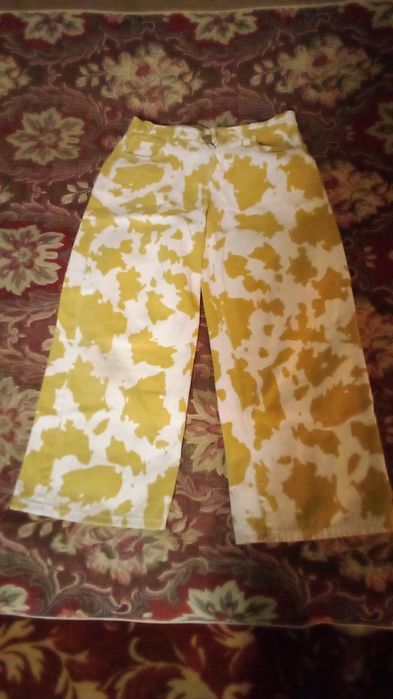 Продам джинсы на девочку