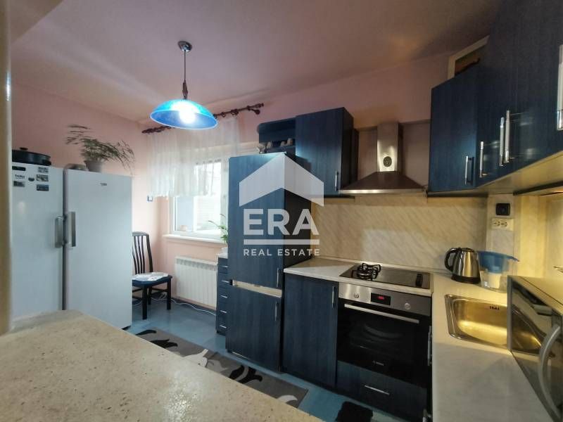 Продава се Къща в Девня - 210 кв.м за 881 €/кв.м - Снимка #10