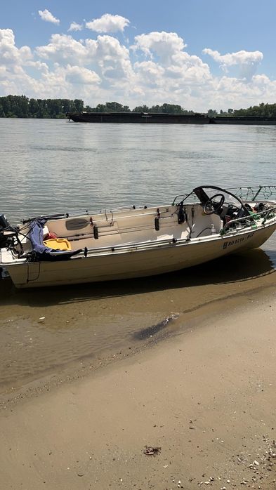 Barca+motor+vesta de salvare si colac
