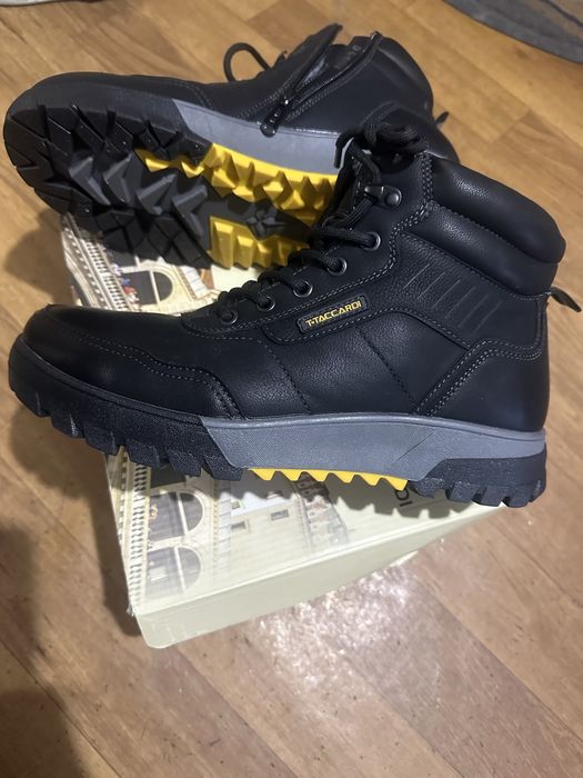 продам мужские ботинки