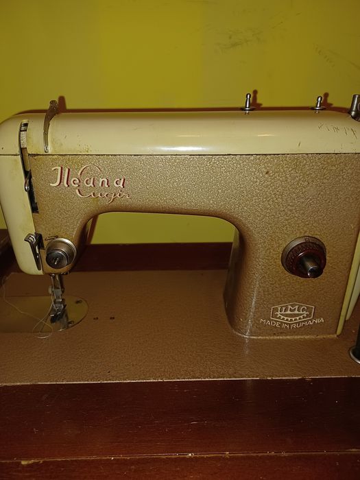 Vand Masa masina cusut Ileana UMC vintage