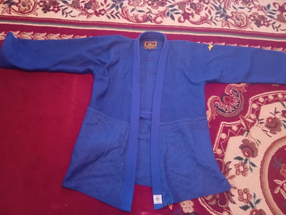 продам кимоно для дзюдо MIZUNO