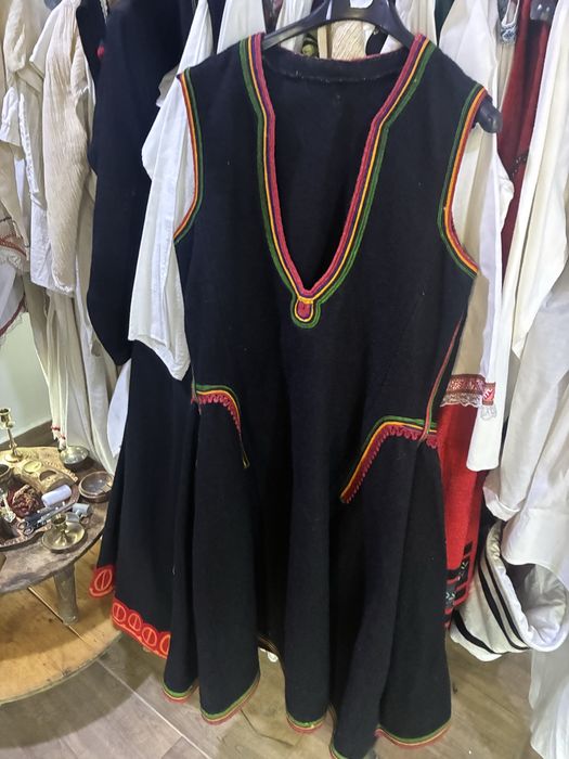 Мъжки и женски носии носия