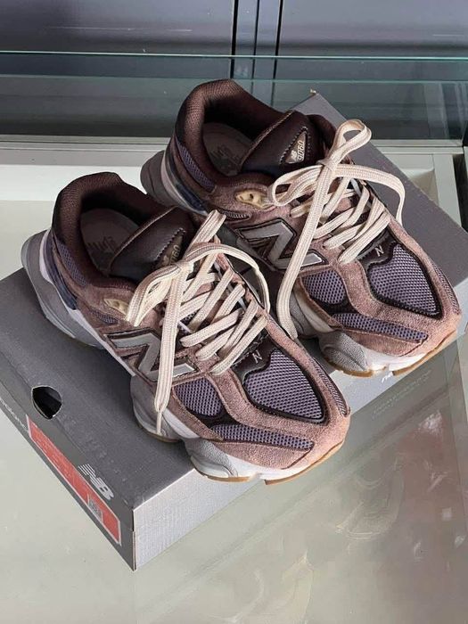 Дамски маратонки New balance 9060, естествен велур.Видове