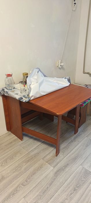 Стол книжка продам