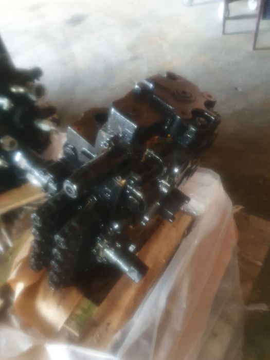 Distribuitoare jcb .