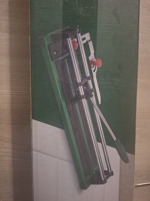 Dispozitiv pentru taiat gresie / placi ceramica