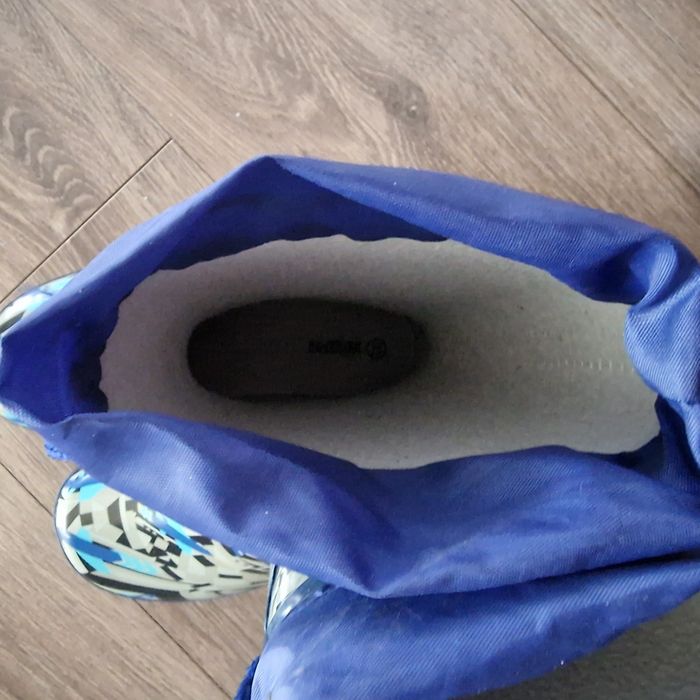 Продам резиновые сапоги