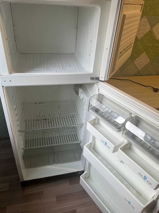 Продам холодильник