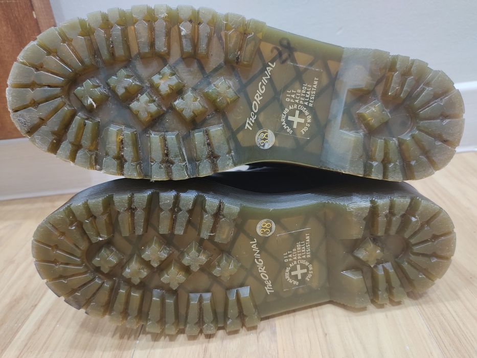 Женские зимние ботинки