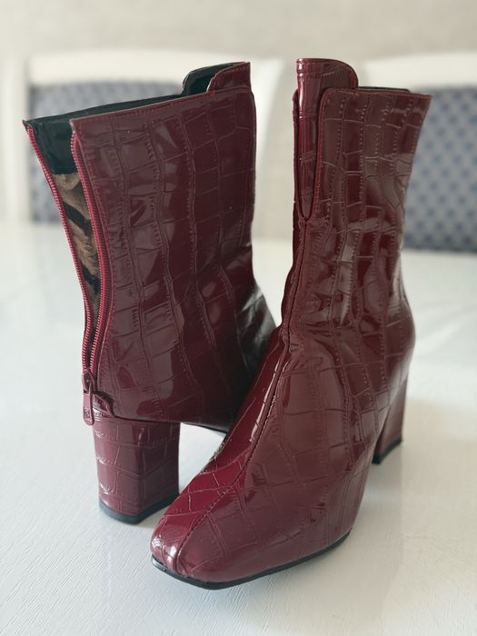 Сапожки женские