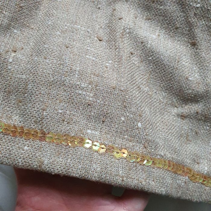 Pantaloni bej trei sferturi