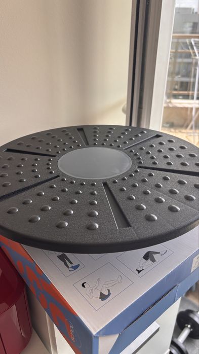 balance board/дъска за изправяне на фигурата