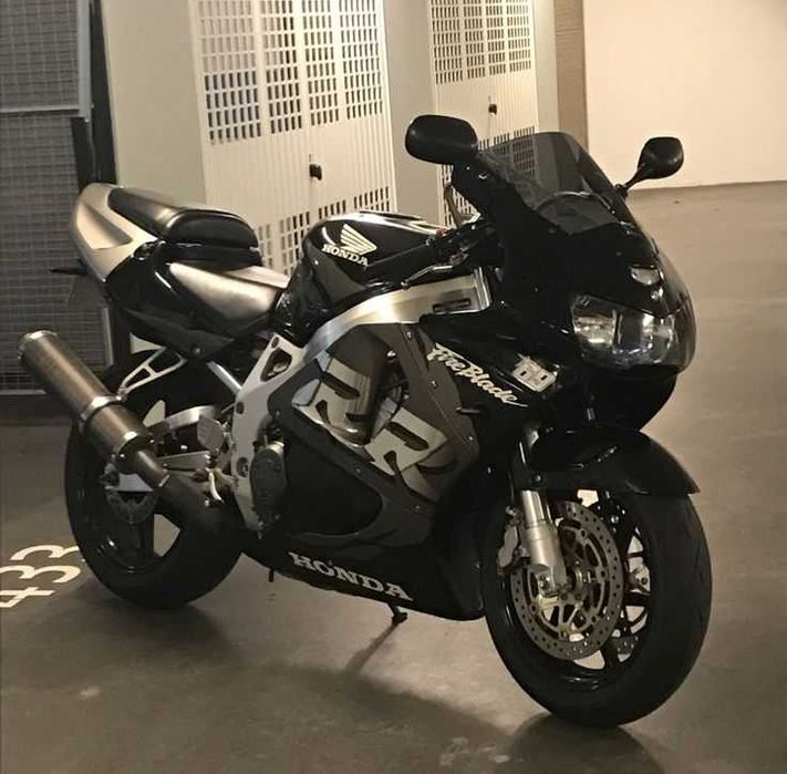 Honda sbr fireblade 929