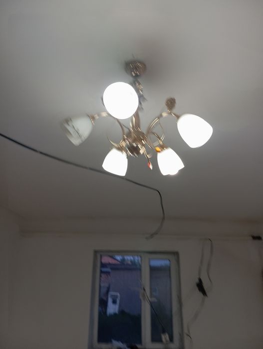 Продам люстру 5 рожков