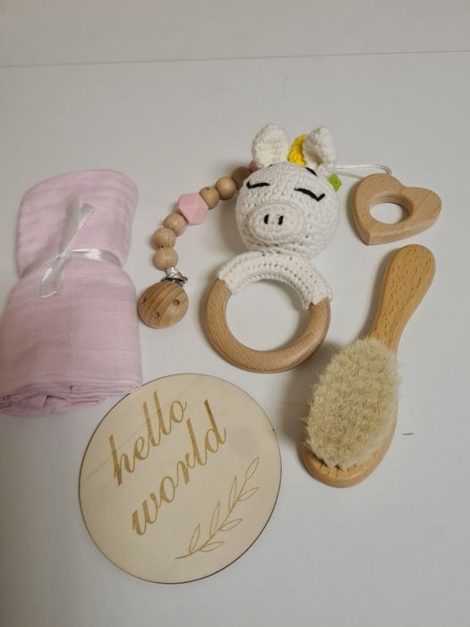 Set Cadou Premium din 6 piese pentru bebe-zornaitoare Unicorn
