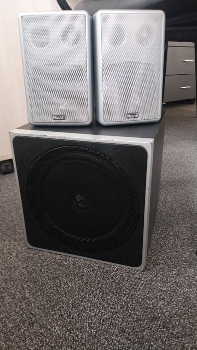 Sistem audio Logitech Z4 + boxe Magnat Metric