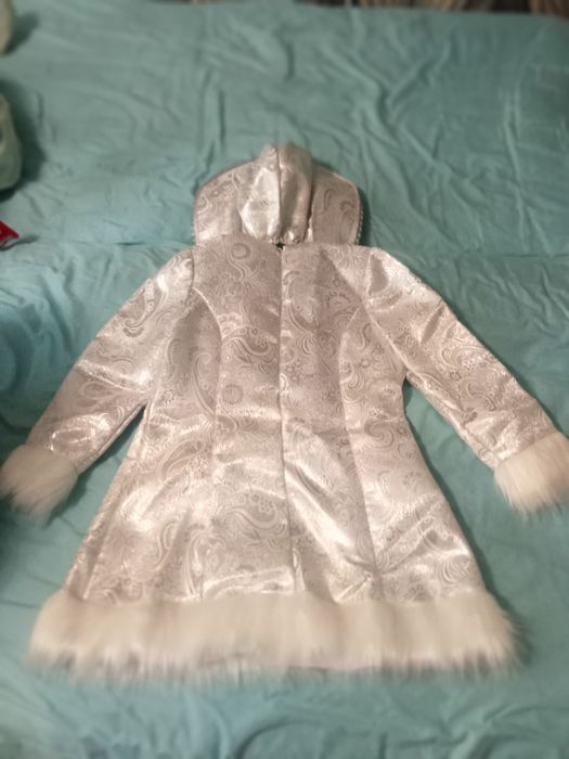 Подам новогодний костюм.