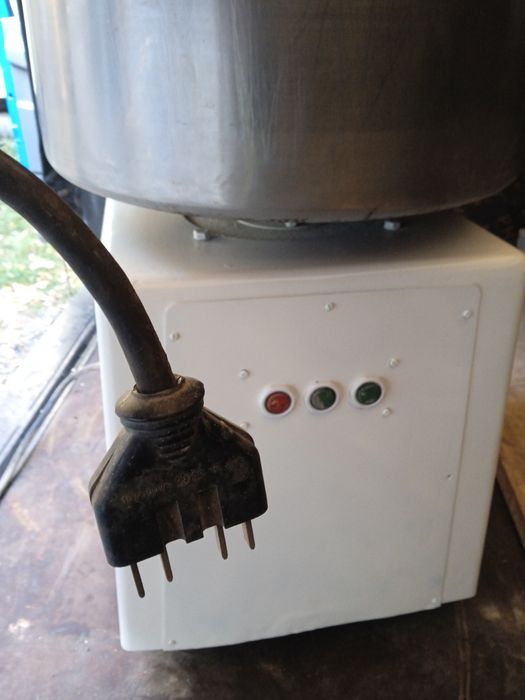 Тестомесачка 60 литра, трифазна, професионална,тестобъркачк