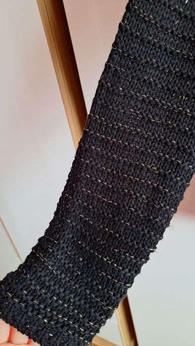 Pulover gros cu.fir si model in relief