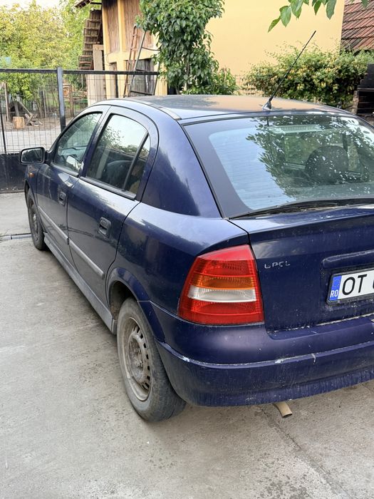 Se vinde opela astra g