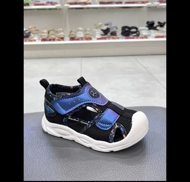 DR.Kong новые сандалии