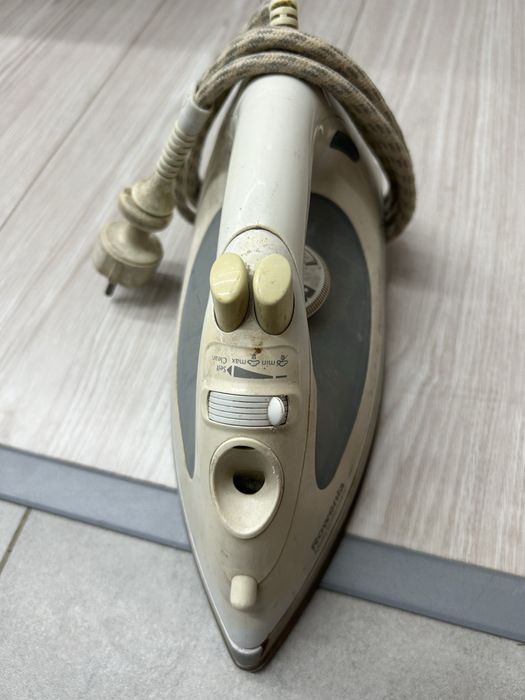 Продаю б/у утюг!!!