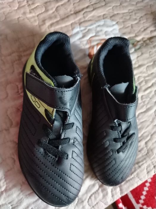 Adidași pentru fotbal