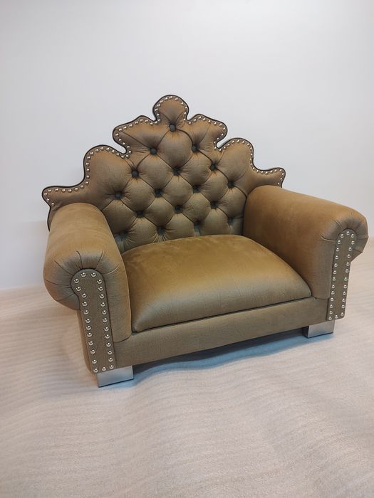 Луксозно легло за домашен любимец-котка или дребна порода куче