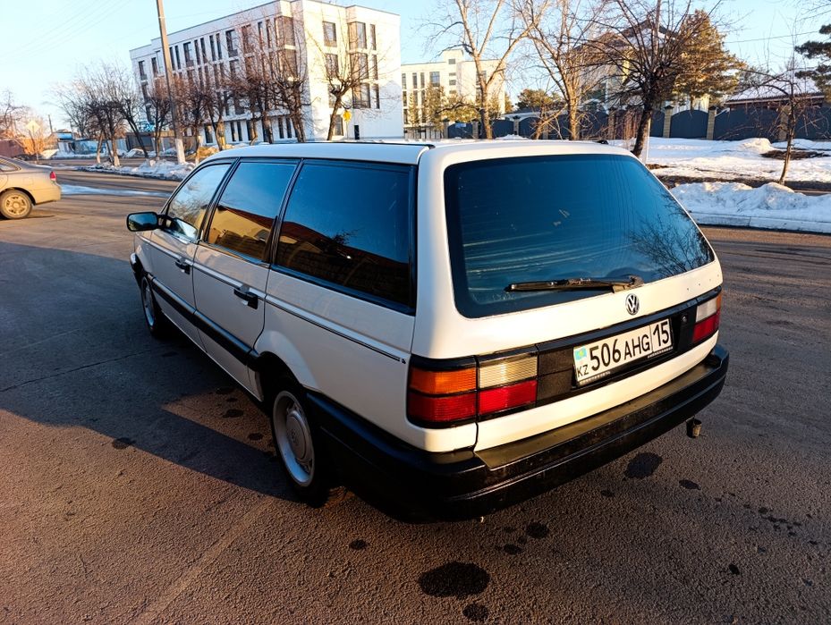 Продам пассат б3 универсал 1.8 моно