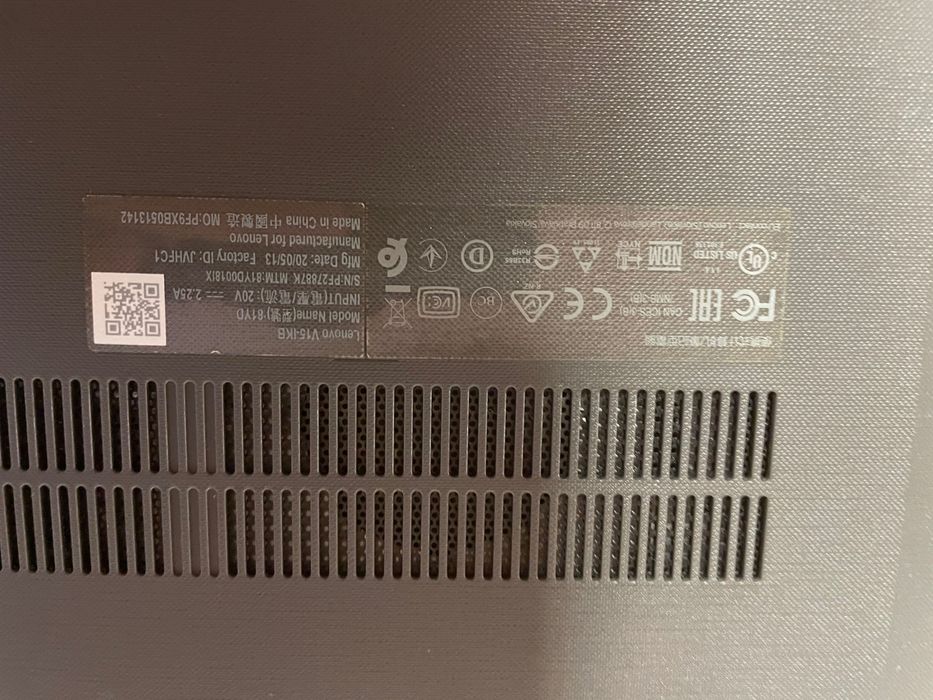 Vând sau schimb leptop Lenovo