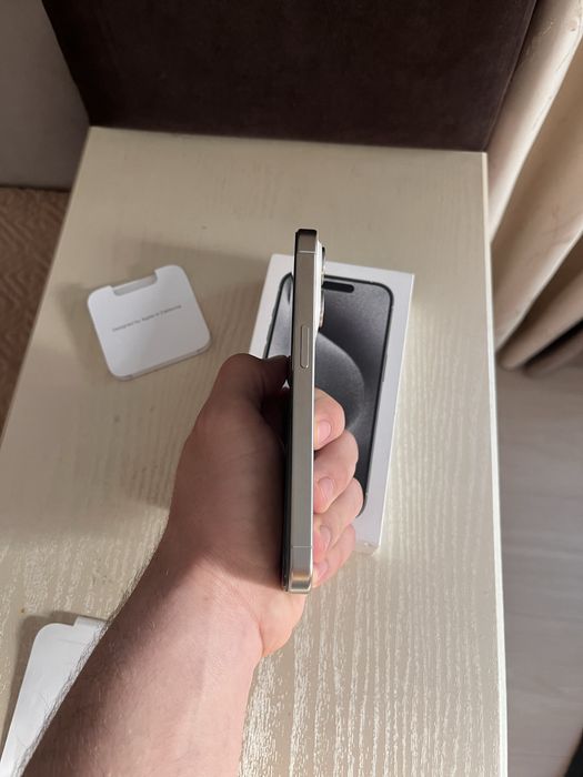 Продам айфон 15 про