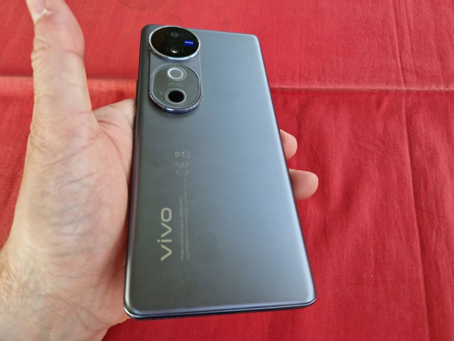 -Vivo V40 Grey 512Gb 12Ram+12Ram extins ca Nou ireprosabil stare perfecta doar telefonul poze reale nici o restrictie nici o interventie/reparatie