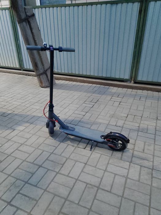 Электро самокат в хорошем состоянии