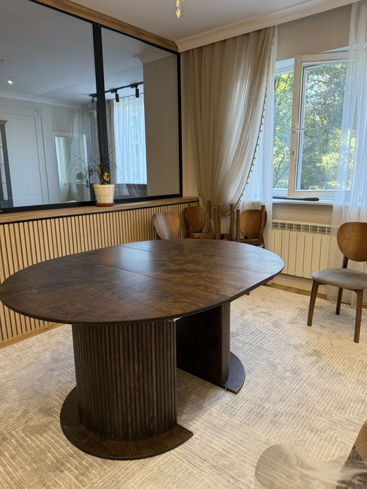 Стол кухонный из дерева