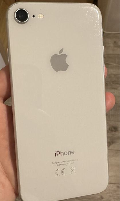 Apple iPhone 8 отлично състояние