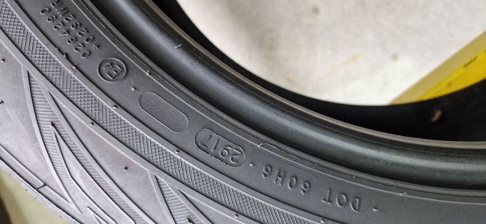 Set 4  Anvelope Nokian 235 55 R18 M+S