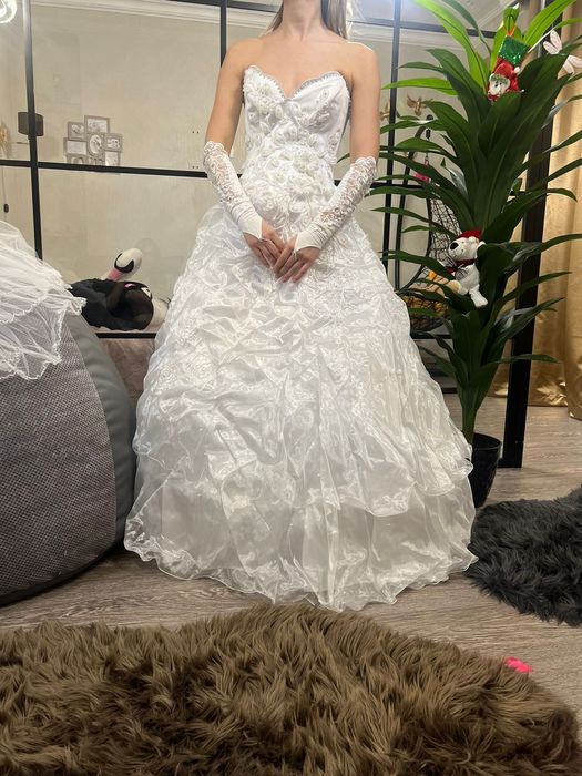 Свадебное платье