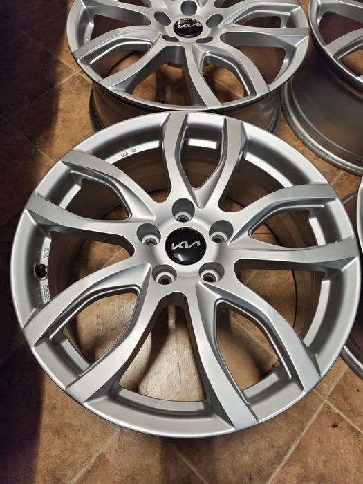 18"ки джанти  5x114.3/67.1 оригинални от Kia