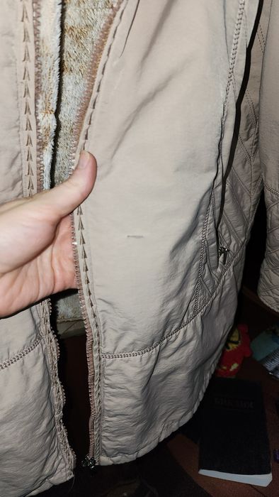 Продам женскую утеплённую куртку