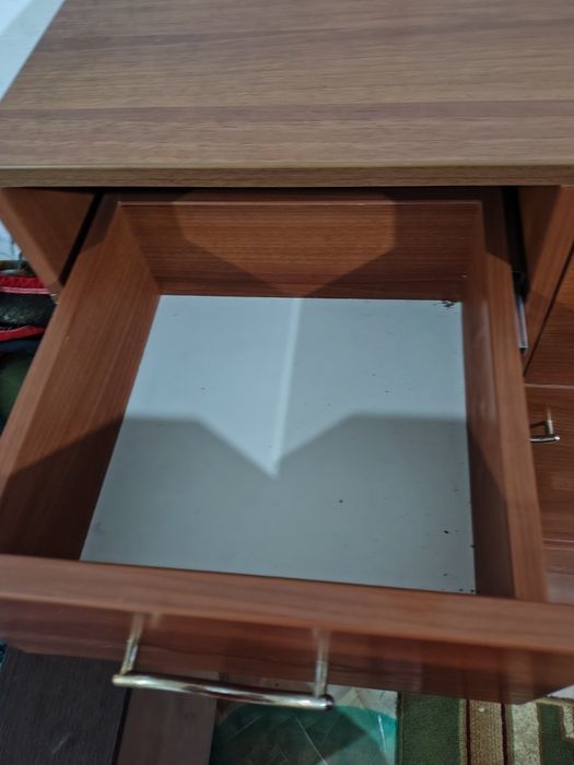 Продам Обувницу.