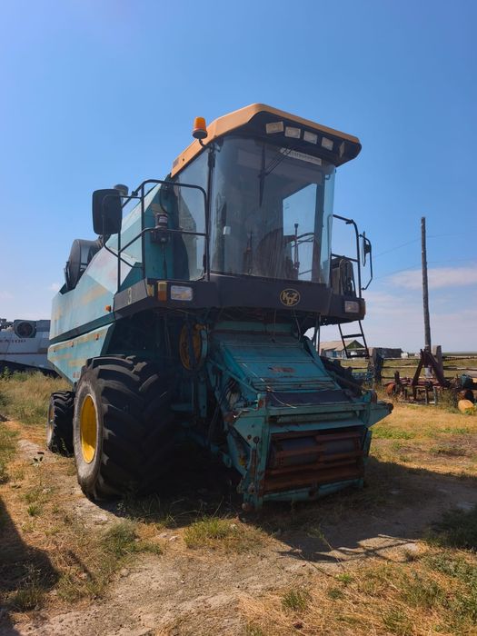 Комбайн Есиль 740