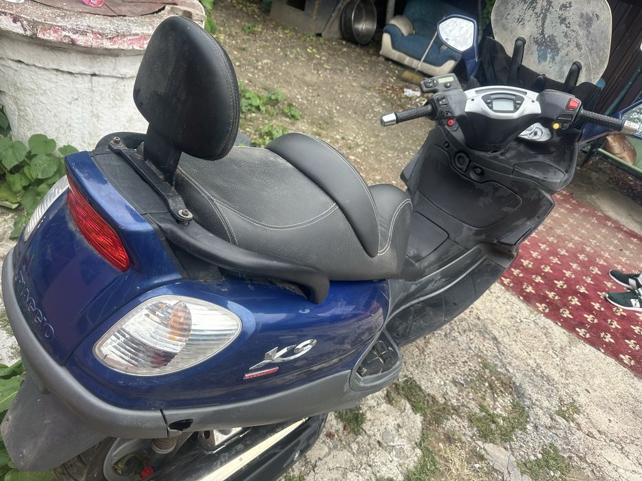 Vand motocicleta piaggio x9 500